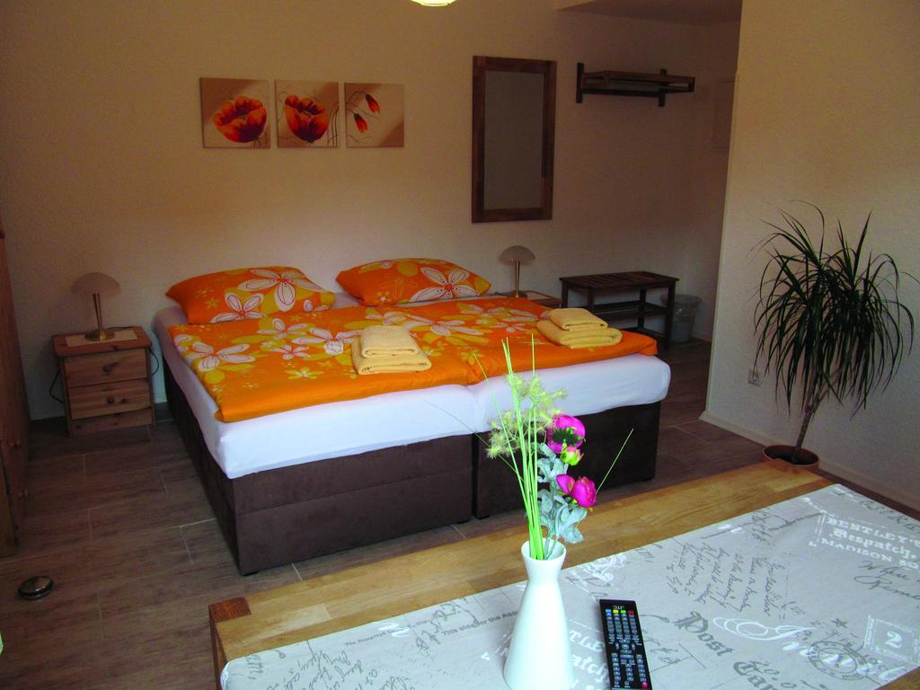 Pension Zum Birnbaum Brandenburg  Екстер'єр фото