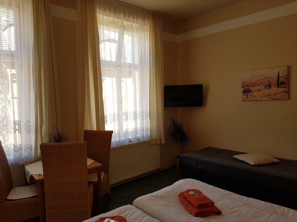 Pension Zum Birnbaum Brandenburg  Екстер'єр фото