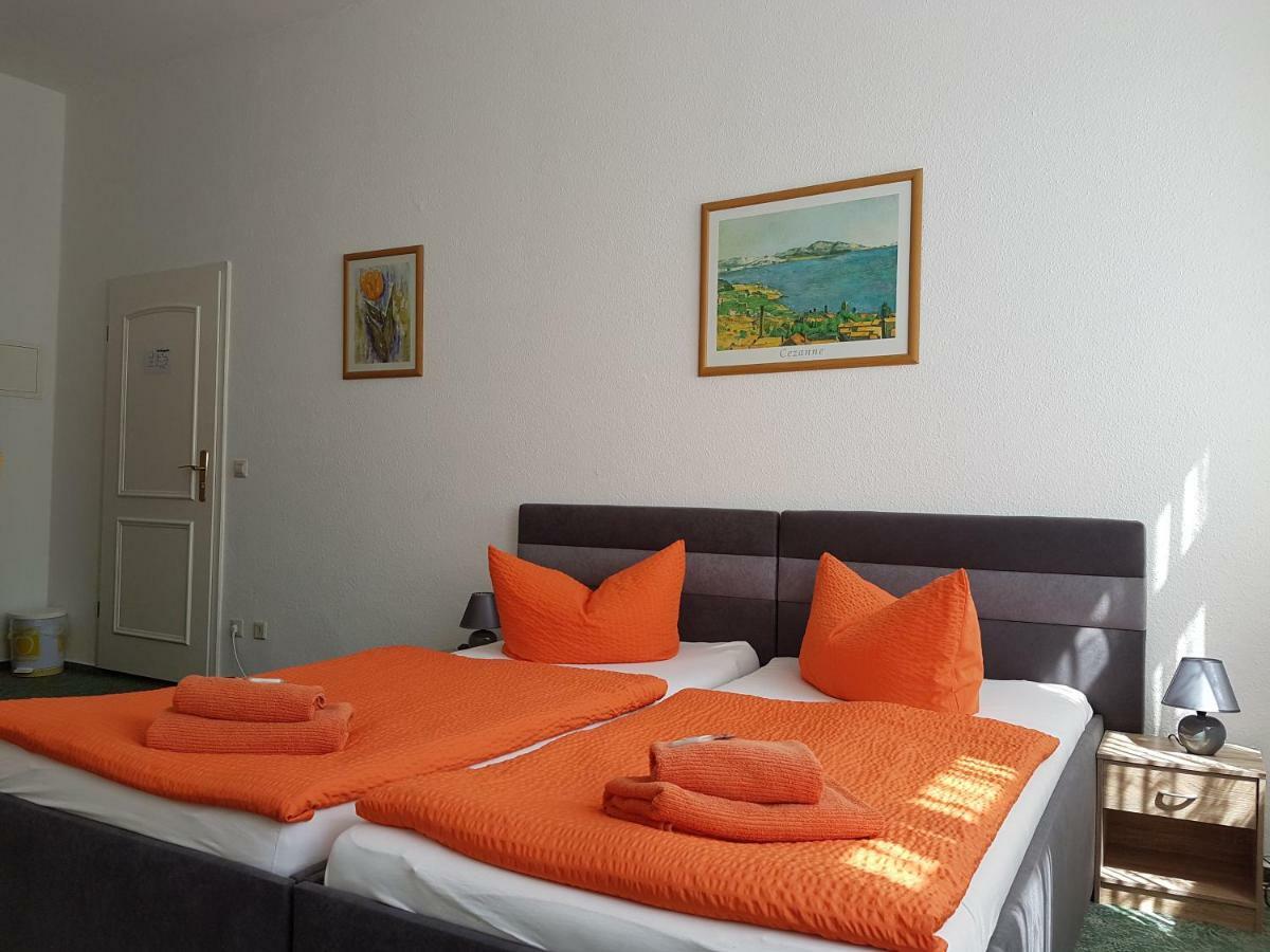 Pension Zum Birnbaum Brandenburg  Екстер'єр фото